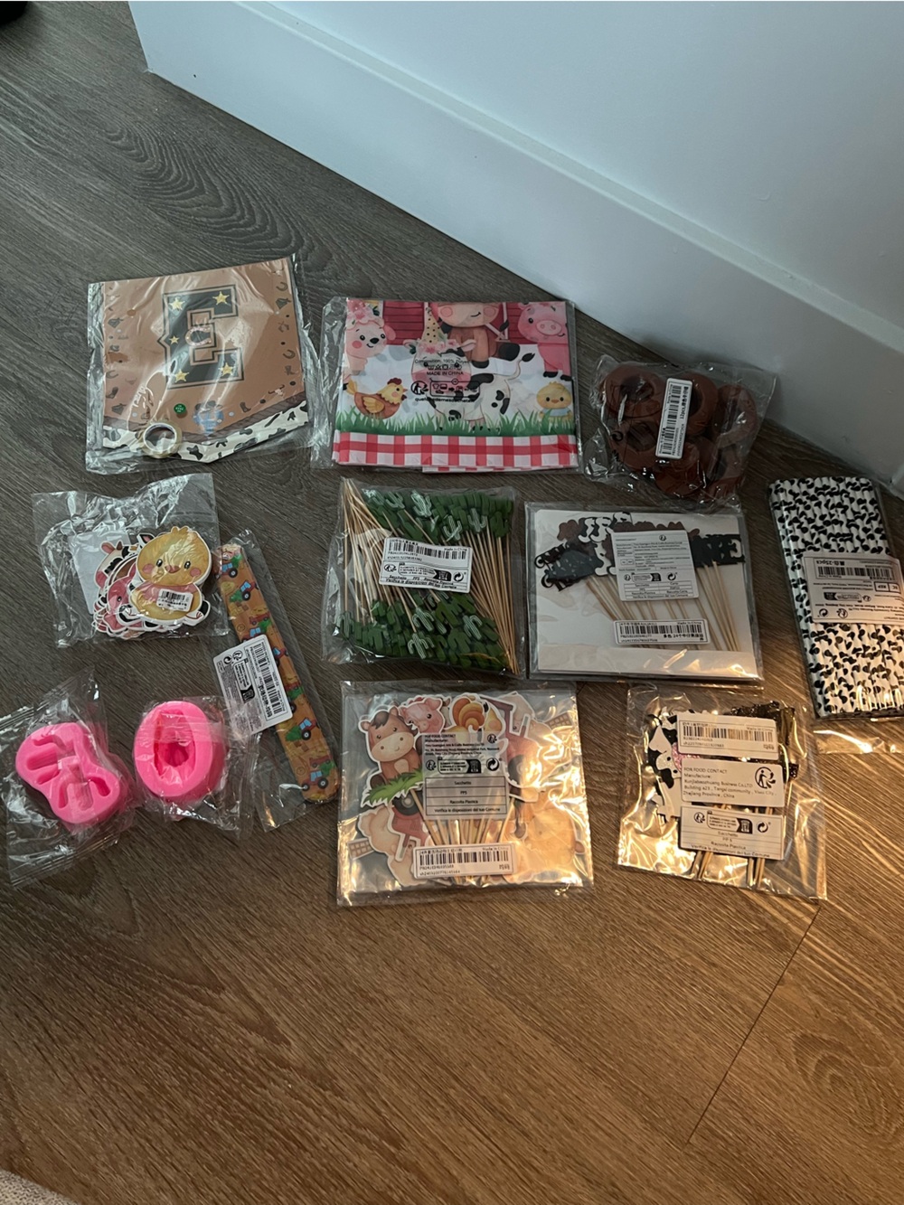 Farm Animal Party Supplies Kit